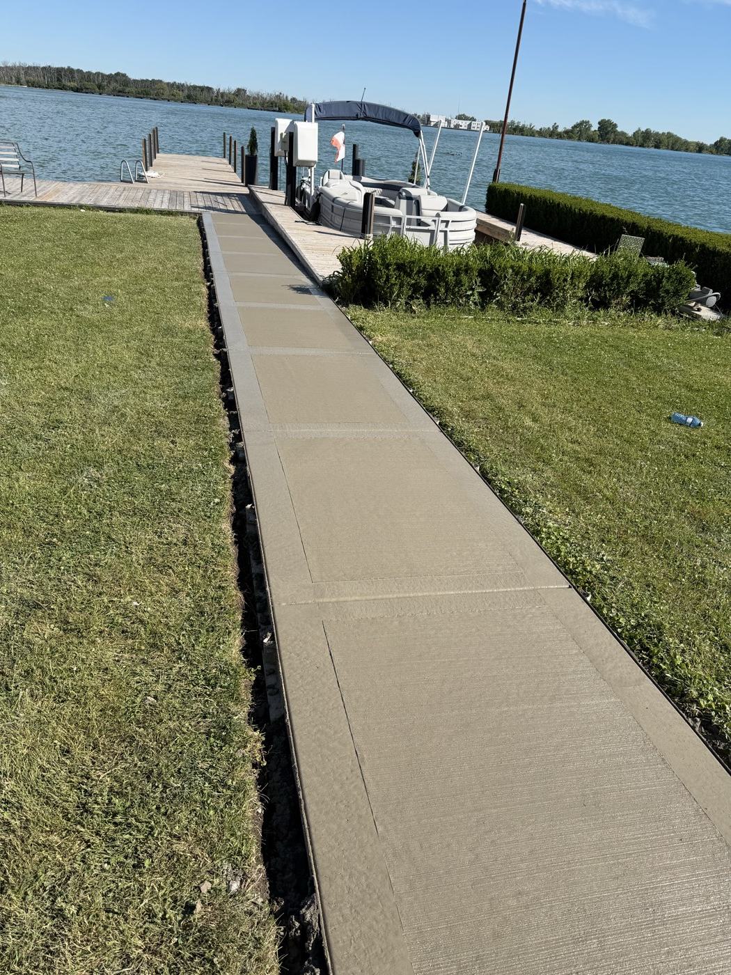 Long waterfront walkway