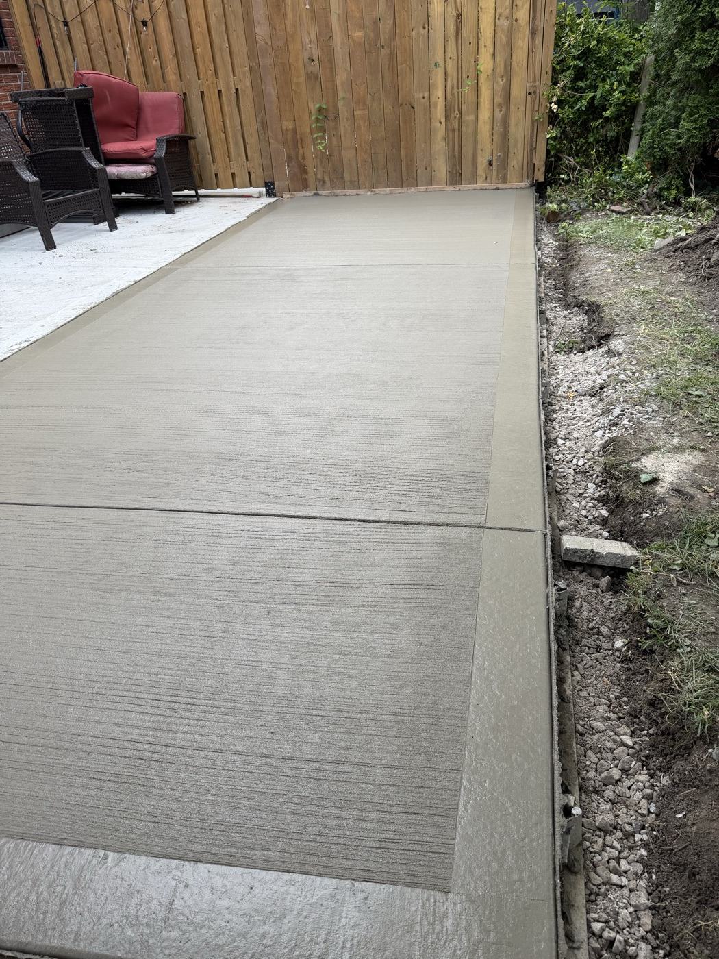 Broom finish pad