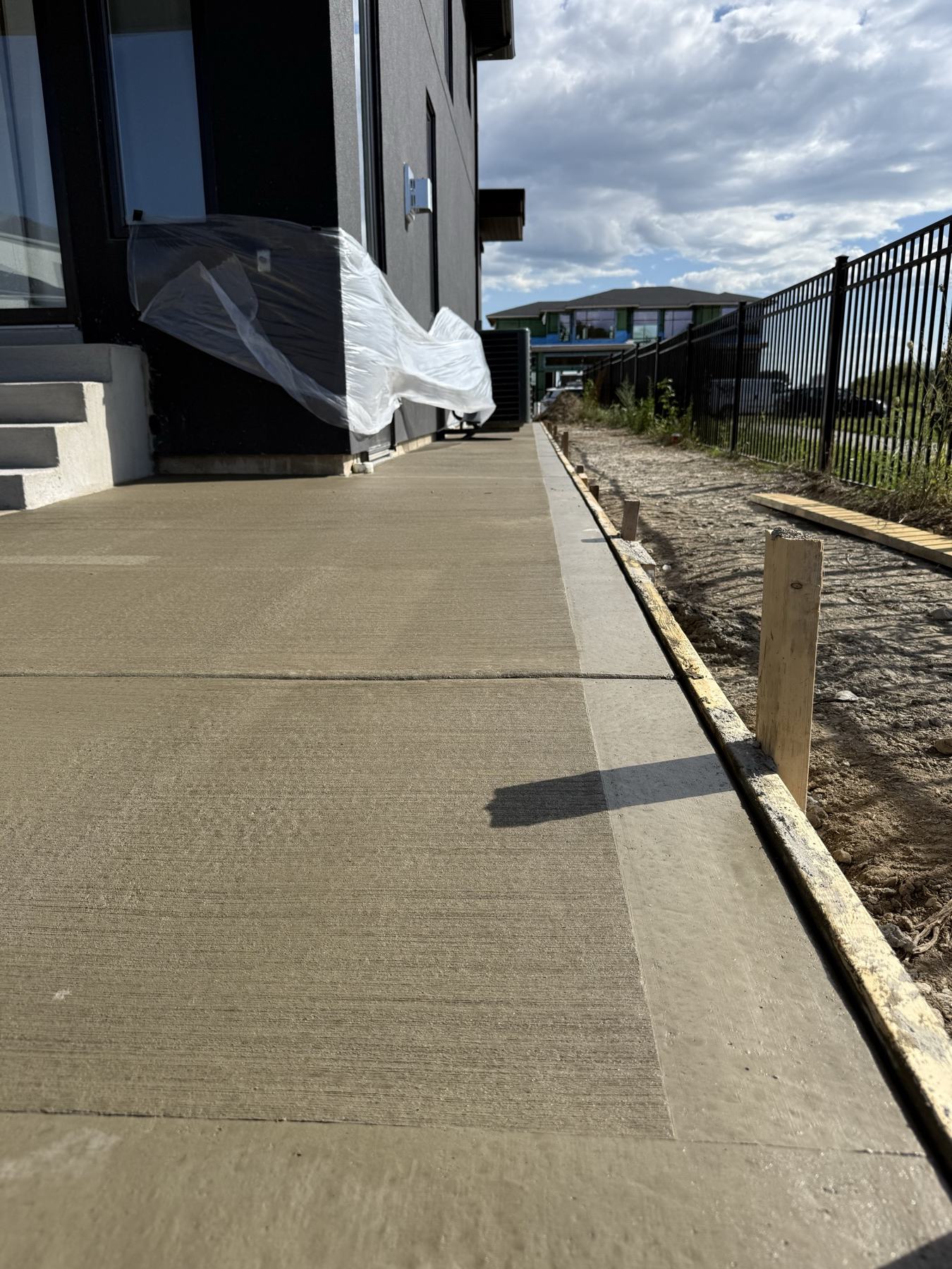 Side yard walkway