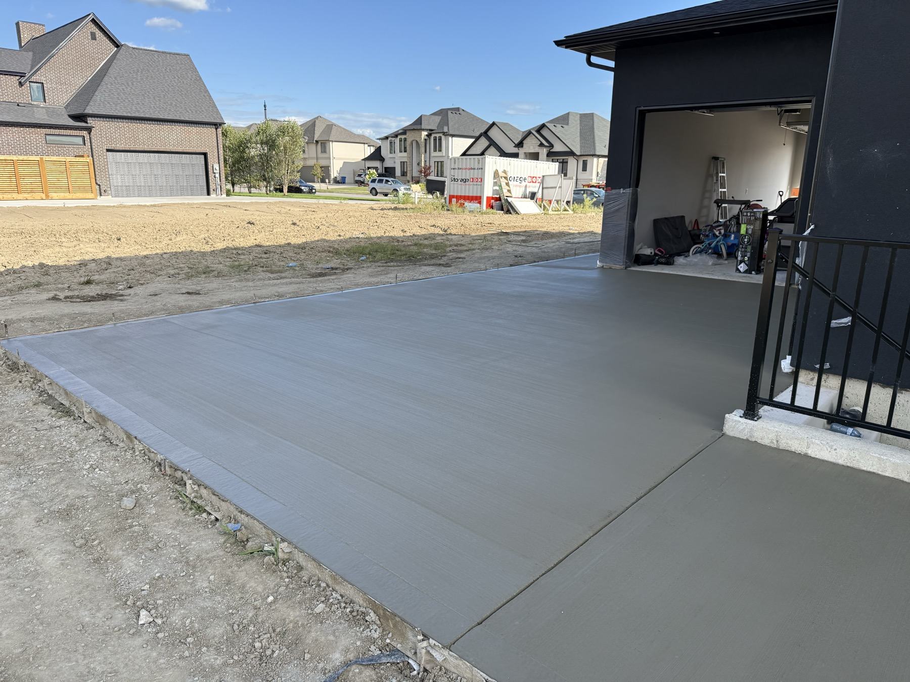 Garage apron and drive